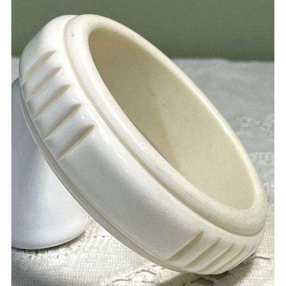 2 Carved LUCITE Textured Bangle Bracelet Women’s Jewelry - Picture 9 of 9